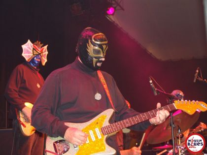 Los Straitjackets