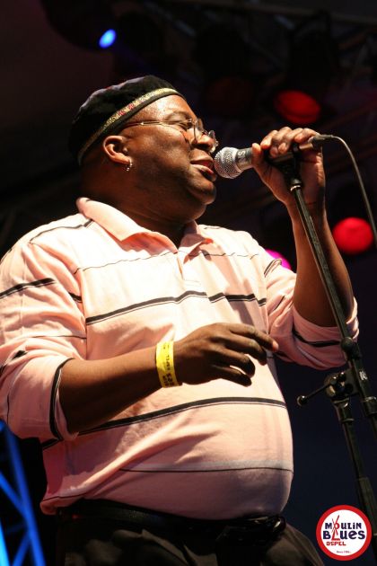 Barrence Whitfield